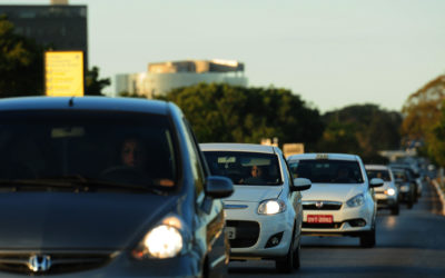 Retomada multa para quem dirigir com farol apagado